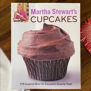 Martha Stewart Cupcakes cookbook